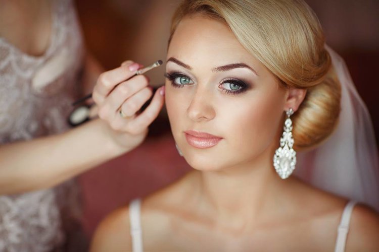 Top 6 Motives Products for Bridal Makeup