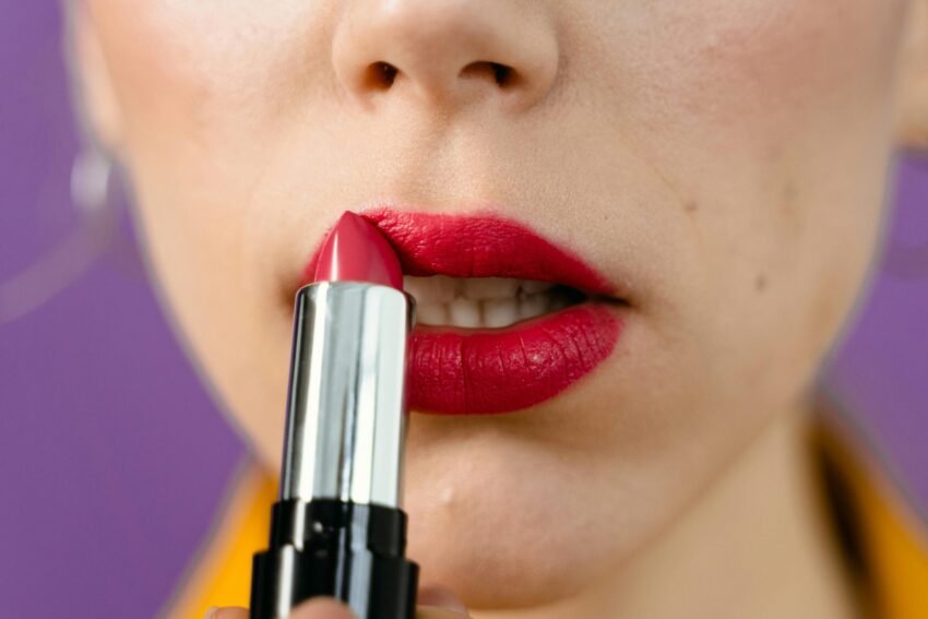 How to Choose and Apply Lipstick